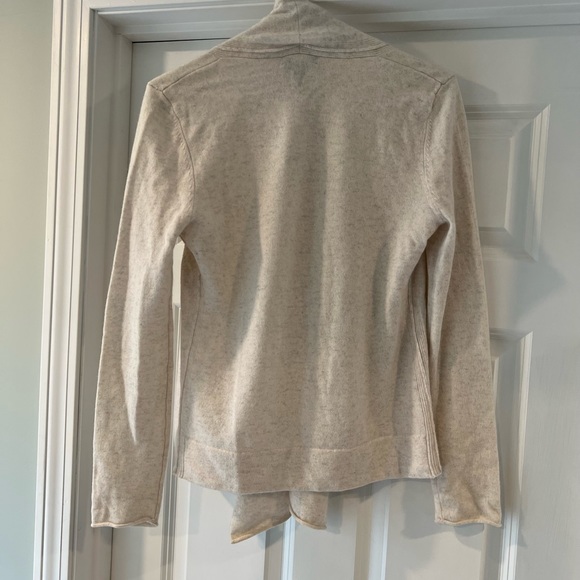 Aqua Cashmere Light Gray Ash Medium Sweater from Bloomingdale’s - Picture 5 of 7